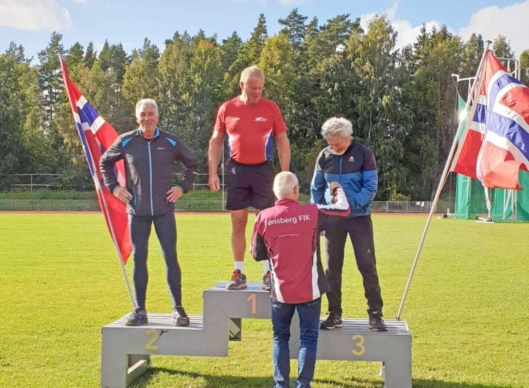 Oddbjørn Bergheim tok tredjeplassen i friidretts-NM for veteranar i Tønsberg i helga. (Foto: Privat)